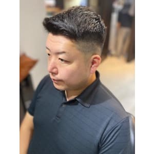 大人の刈り上げスタイル - BARBER-BAR 四谷店【バーバーバー ヨツヤテン】掲載中