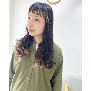 顔まわりくるくるロング