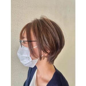ライトブラウン