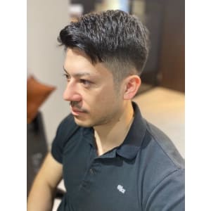 大人の刈り上げスタイル - BARBER-BAR 四谷店【バーバーバー ヨツヤテン】掲載中