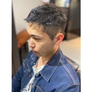 大人の刈り上げスタイル - BARBER-BAR 四谷店【バーバーバー ヨツヤテン】掲載中