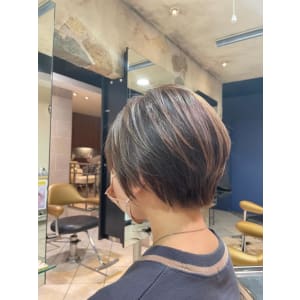 20代30代ミニボブラベンダー小顔美肌ストレート丸み