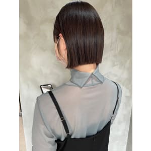 ボブ　イルミナカラー　黒髪風　