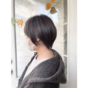 小顔見せ前髪あり丸みくびれショートヘア30代40代梅ヶ丘美容