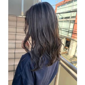 ホワイトグレージュ コンマヘア くすみブルー ダークアッシュ