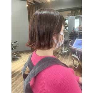 韓国っぽピンクカシスカラー・切りっぱなしボブ