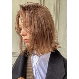 モノグレージュ×ハイライト