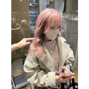 ホワイトグレージュ　ダークアッシュ　ニュアンスカラー