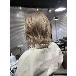 ホワイトグレージュ コンマヘア くすみブルー ダークアッシュ