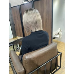 ホワイトグレージュ コンマヘア くすみブルー ダークアッシュ