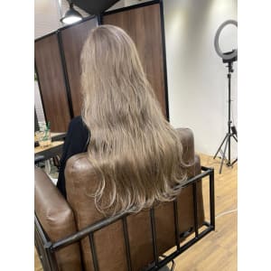 ホワイトグレージュ コンマヘア くすみブルー ダークアッシュ