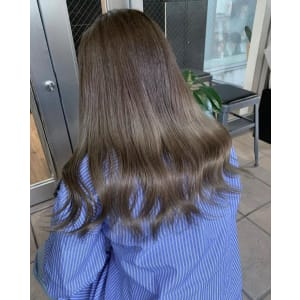 ホワイトグレージュ コンマヘア くすみブルー ダークアッシュ