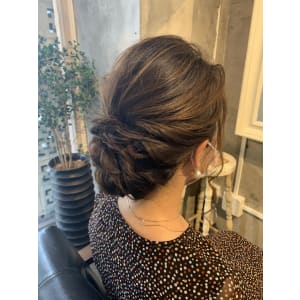 ヘアセット　アップスタイル　ヘアアレンジ