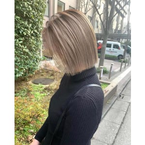 ホワイトグレージュ コンマヘア くすみブルー ダークアッシュ