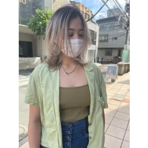ホワイトグレージュ コンマヘア くすみブルー ダークアッシュ