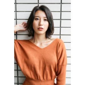 【長谷川】黒髪外はねボブ