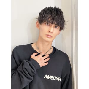横浜☆マッシュツイスパ 無造作パーマ刈り上げ