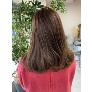 冬カラー　イルミナカラー　ロング　ベージュ