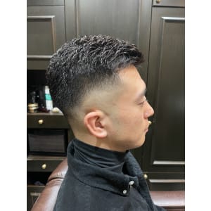 アイロンパーマフェード - HIRO GINZA BARBER SHOP 川崎【ヒロギンザ バーバーショップ カワサキ】掲載中