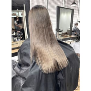 ホワイトグレージュ コンマヘアくすみブルー ダークアッシュ	