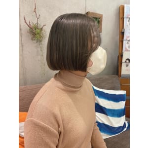 グレージュカラーのタッセルカット - EMU international 春日部本店【エムインターナショナル】掲載中
