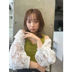 miu&岩本康太　お洒落な顔まわりデザインとウルフ