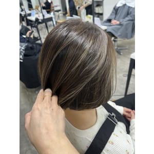 白髪ぼかしハイライトイルミナカラー￥16500