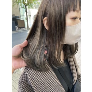 オリーブベージュ　ハイライト