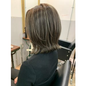 Rumor × 大人クールな色気　ミディアム前髪かきあげ