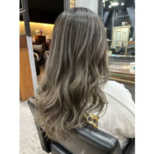 大人可愛いハイライトグラデーション