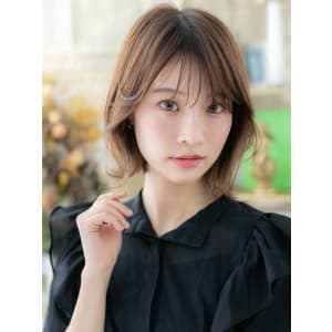 インナーカラー外ハネカール小顔ウルフヘア　ルミエールジンジャ
