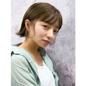 【長谷川】グレージュカラー外はねボブ