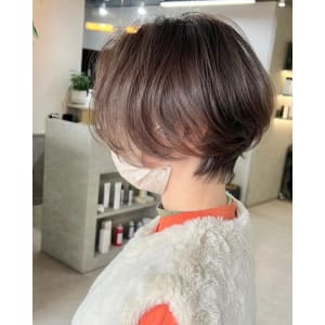 ふんわり前下がりショート