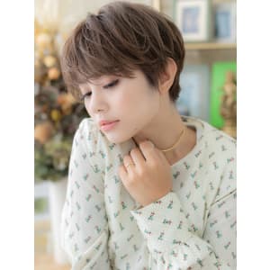 外国人風大人ハイライト小顔くせ毛ショート　ルミエールジンジャ