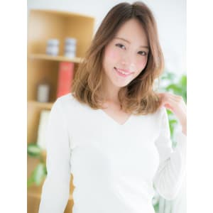 ハイトーンカラー×切りっぱなしウェーブ