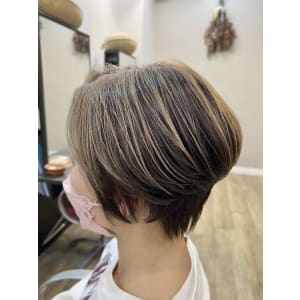 ハンサムショートのハイライトカラー