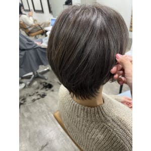 白髪ぼかしハイライトイルミナカラー￥16500