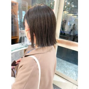 黒髪でも重くない切りっぱなしボブ 【横浜】w