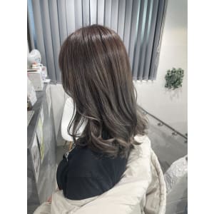 miu&伊藤夏海 グレージュでグラデーション◎