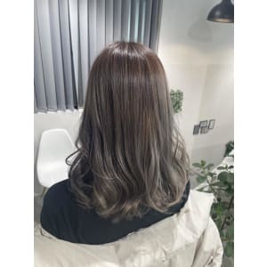 miu&伊藤夏海 グレージュでグラデーション◎