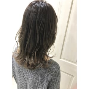 ミディアム スタイル 巻髪レイヤー - Lusso【ルッソ】掲載中