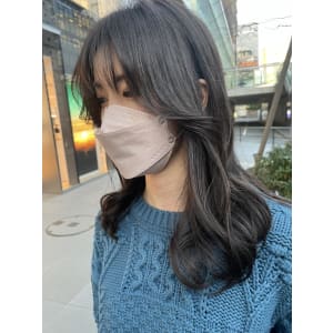 顔まわりパーマ　韓国レイヤー　コテ巻き風パーマ