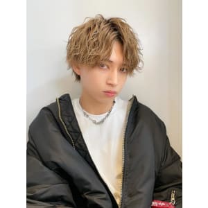 横浜☆ハイトーン×パーマ　波巻きパーマ　刈り上げ