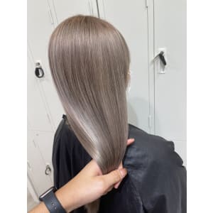 ハイトーンベージュ