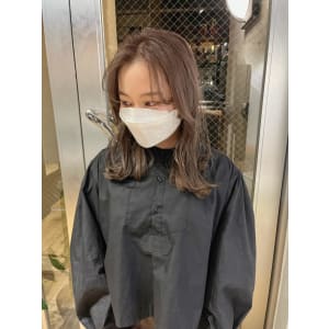 ホワイトグレージュ ボブルフ くすみブルー - ARCANA 明治神宮前 表参道 原宿【アルカナ メイジジングウマエ オモテサンドウ ハラジュク】掲載中