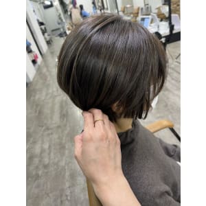 白髪ぼかしハイライトイルミナカラーブリーチ池袋