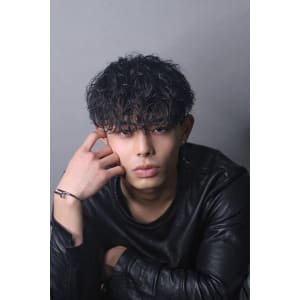 メンズヘア整形スパイラルパーマ波巻きツイストメンズパーマ髪型