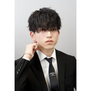 メンズヘア整形スパイラルパーマ波巻きツイストメンズパーマ髪型 - メンズヘア整形サロン GOALD 渋谷店【メンズヘアセイケイサロン ゴールド シブヤテン】掲載中