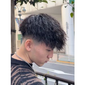 メンズヘア整形スパイラルパーマ波巻きツイストメンズパーマ髪型 - メンズヘア整形サロン GOALD 名古屋 栄【メンズヘアセイケイサロン ゴールド ナゴヤサカエ】掲載中