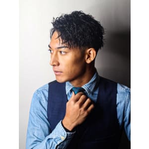 メンズヘア整形スパイラルパーマ波巻きツイストメンズパーマ髪型 - メンズヘア整形サロン GOALD 名古屋 栄【メンズヘアセイケイサロン ゴールド ナゴヤサカエ】掲載中